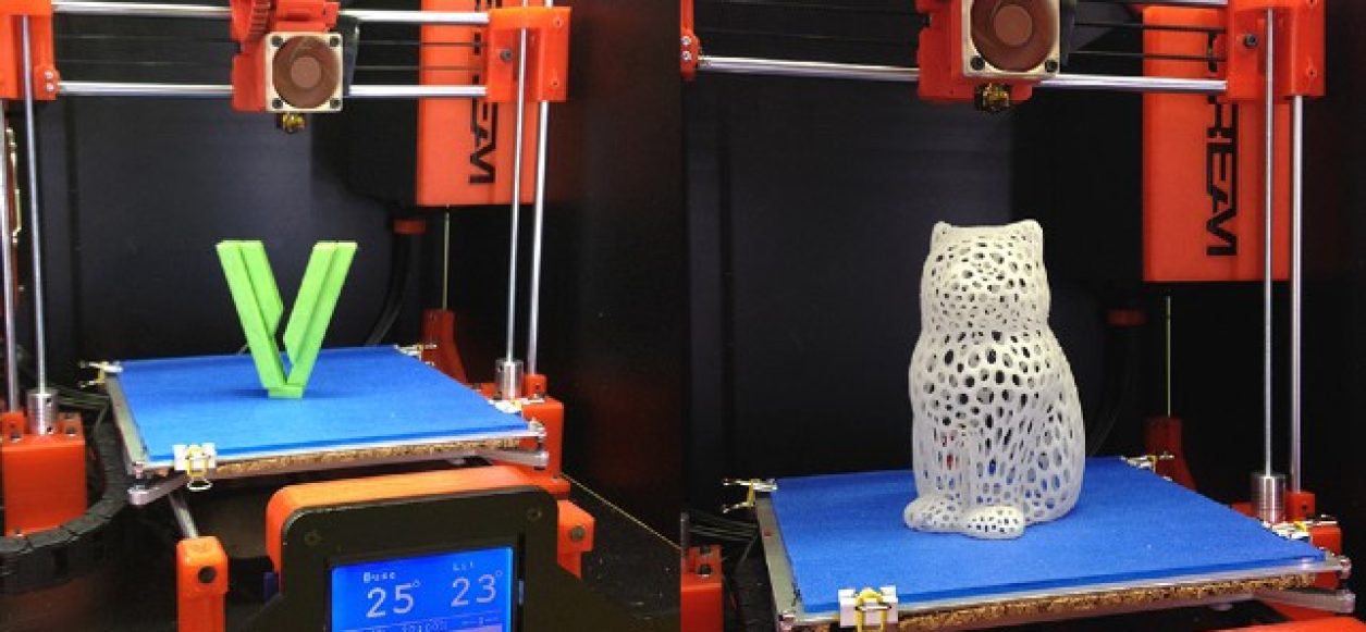 First prototype 3D printer V0.9 by Volumic